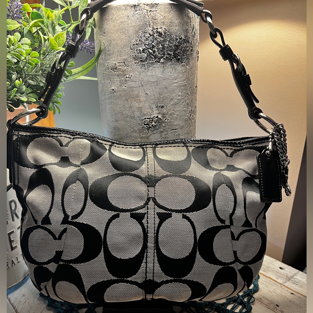 COACH BLACK JACGUARD SIGNATURE SOHO HOBO SHOULDER BAG, PURSE JO820-13351